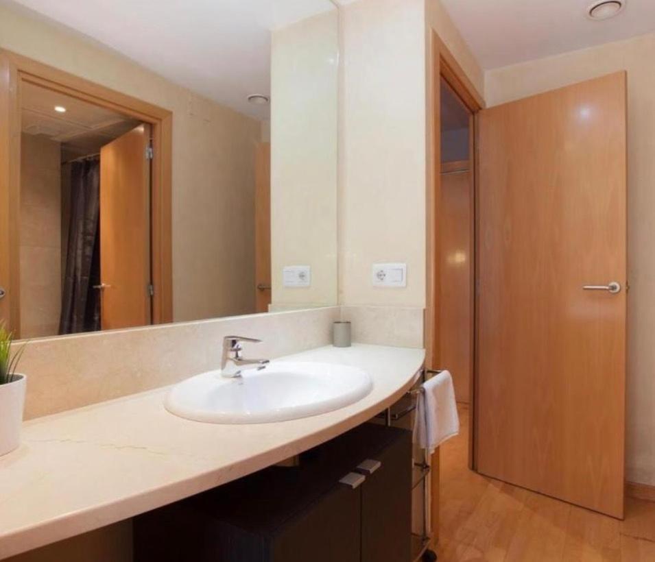 Sweet Bcn Rambla 48 Apartment Barcelona Exterior photo
